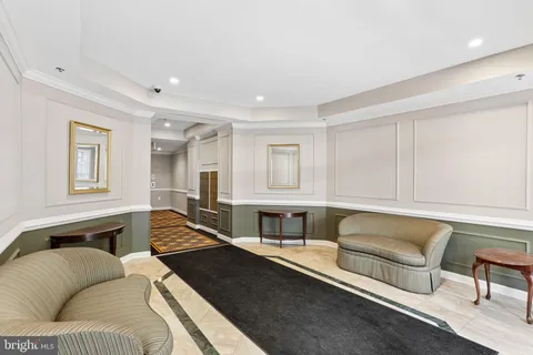 $599,999 | 2330 14th Street North, Unit 308, Arlington, VA 22201