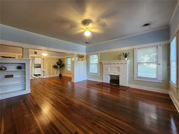 $435,000 | 2121 7th Avenue West, Bradenton, FL 34205