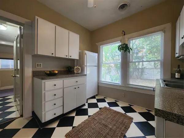 $435,000 | 2121 7th Avenue West, Bradenton, FL 34205