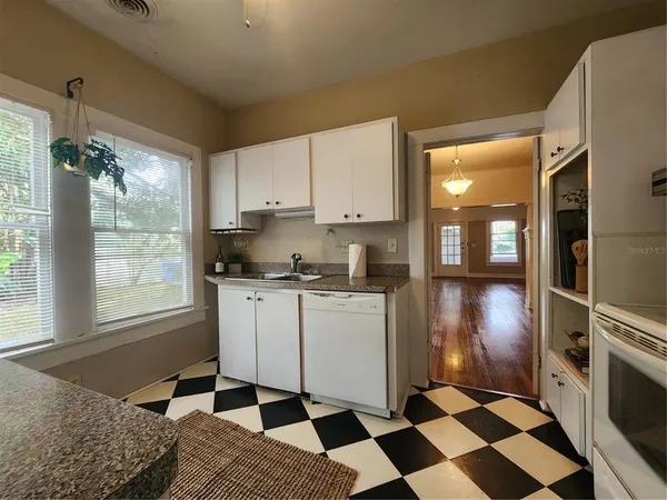 $435,000 | 2121 7th Avenue West, Bradenton, FL 34205