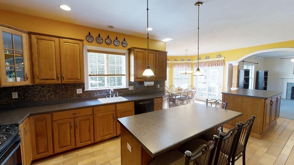 26 Noreen Road Mansfield, MA 02048 - Photo 11 of 30 Gallery Image 11