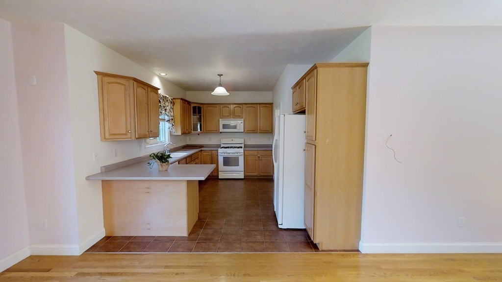 26 Noreen Road Mansfield, MA 02048 - Photo 17 of 30 Gallery Image 17
