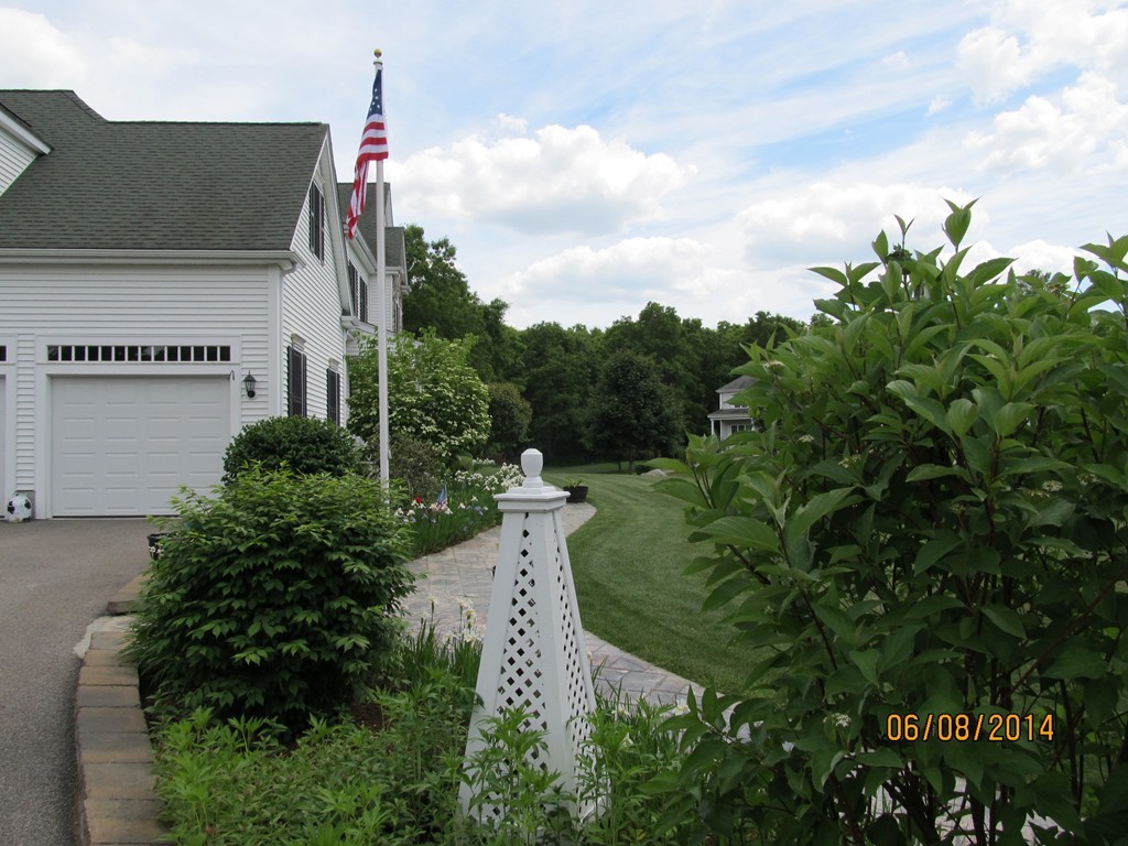 26 Noreen Road Mansfield, MA 02048 - Photo 4 of 30 Gallery Image 4
