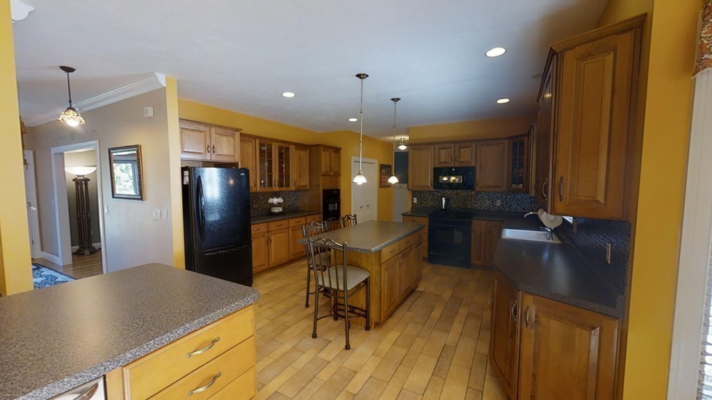 26 Noreen Road Mansfield, MA 02048 - Photo 10 of 30 Gallery Image 10