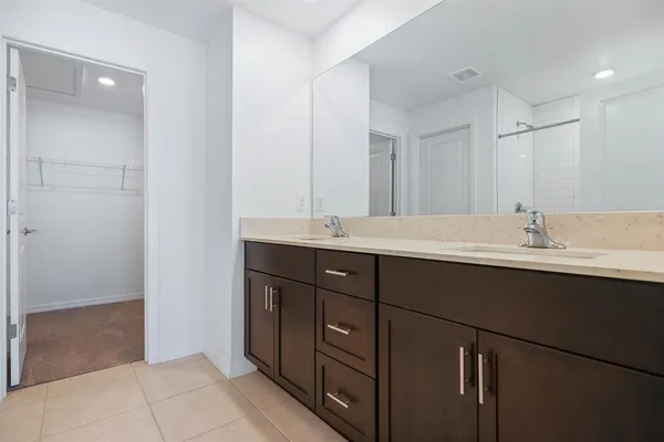 $2,395 | 13755 Big Hawk Way, Lithia, FL 33547
