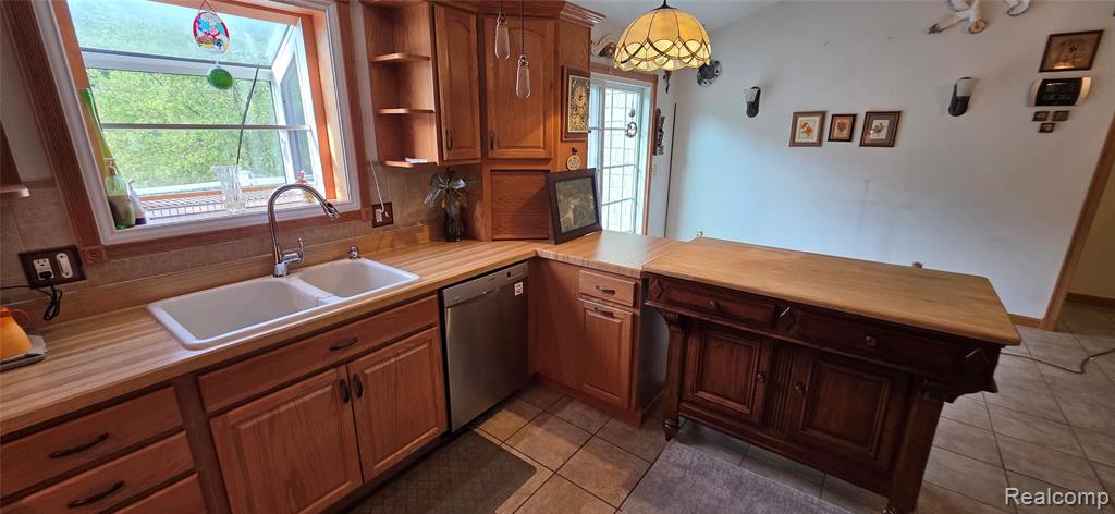 14062 Sanford Road Addison, MI 49220 - Photo 9 of 61