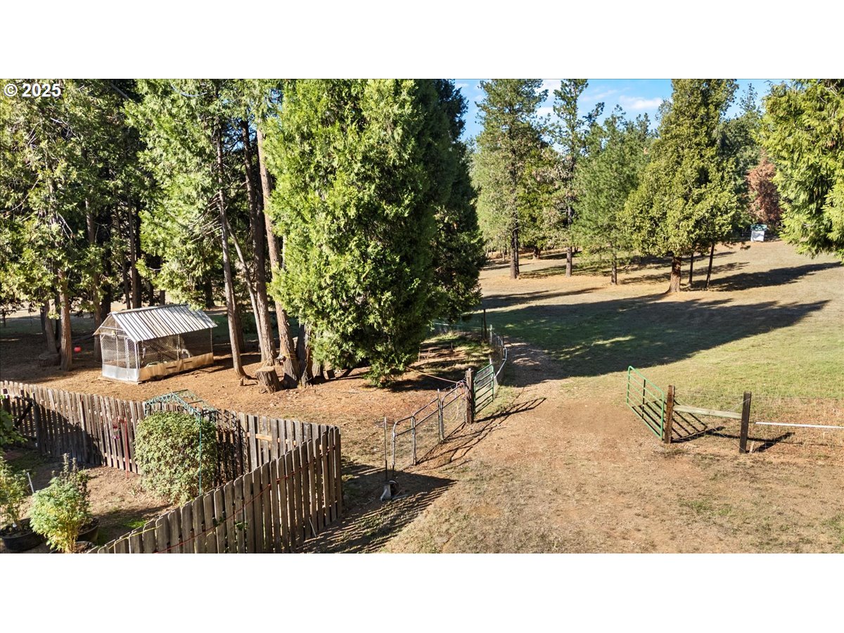 800 Byron Creek Road Winston, OR 97496 - Photo 16 of 35