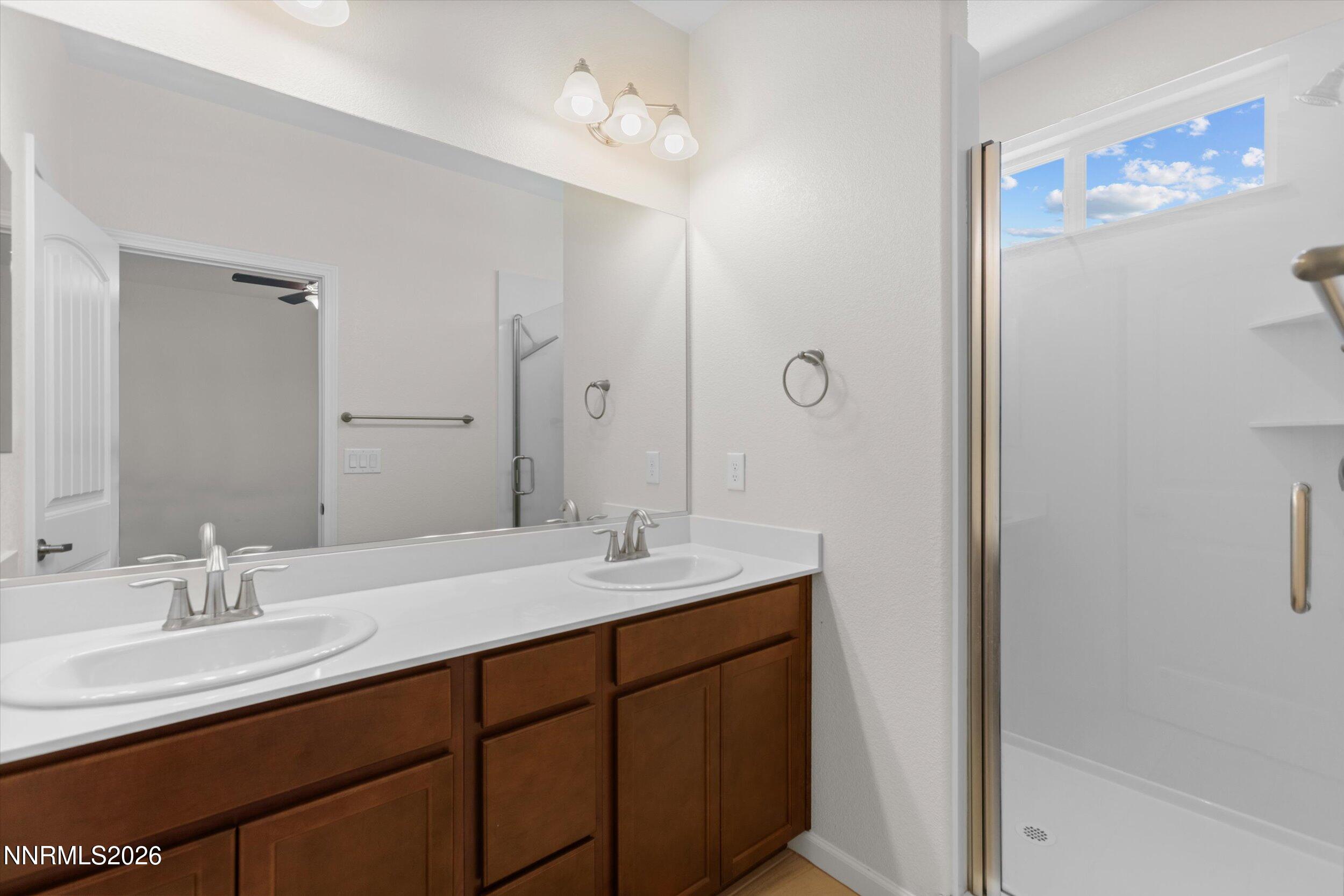 1009 Middle Gate Road Carson City, NV 89701 - Photo 22 of 27 Primary Bath