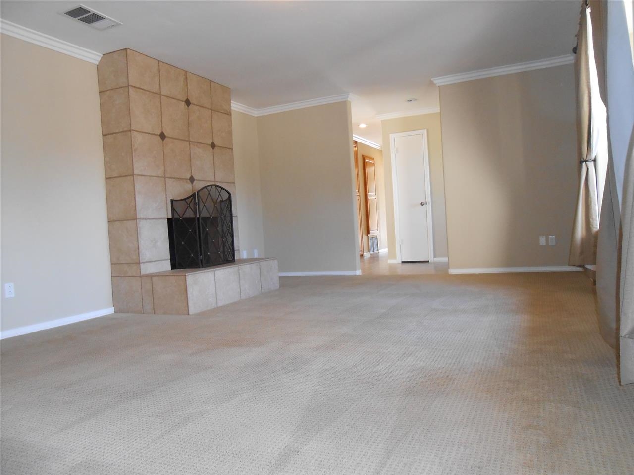 1202 Canter Road Escondido, CA 92027 - Photo 11 of 25 Living Room
