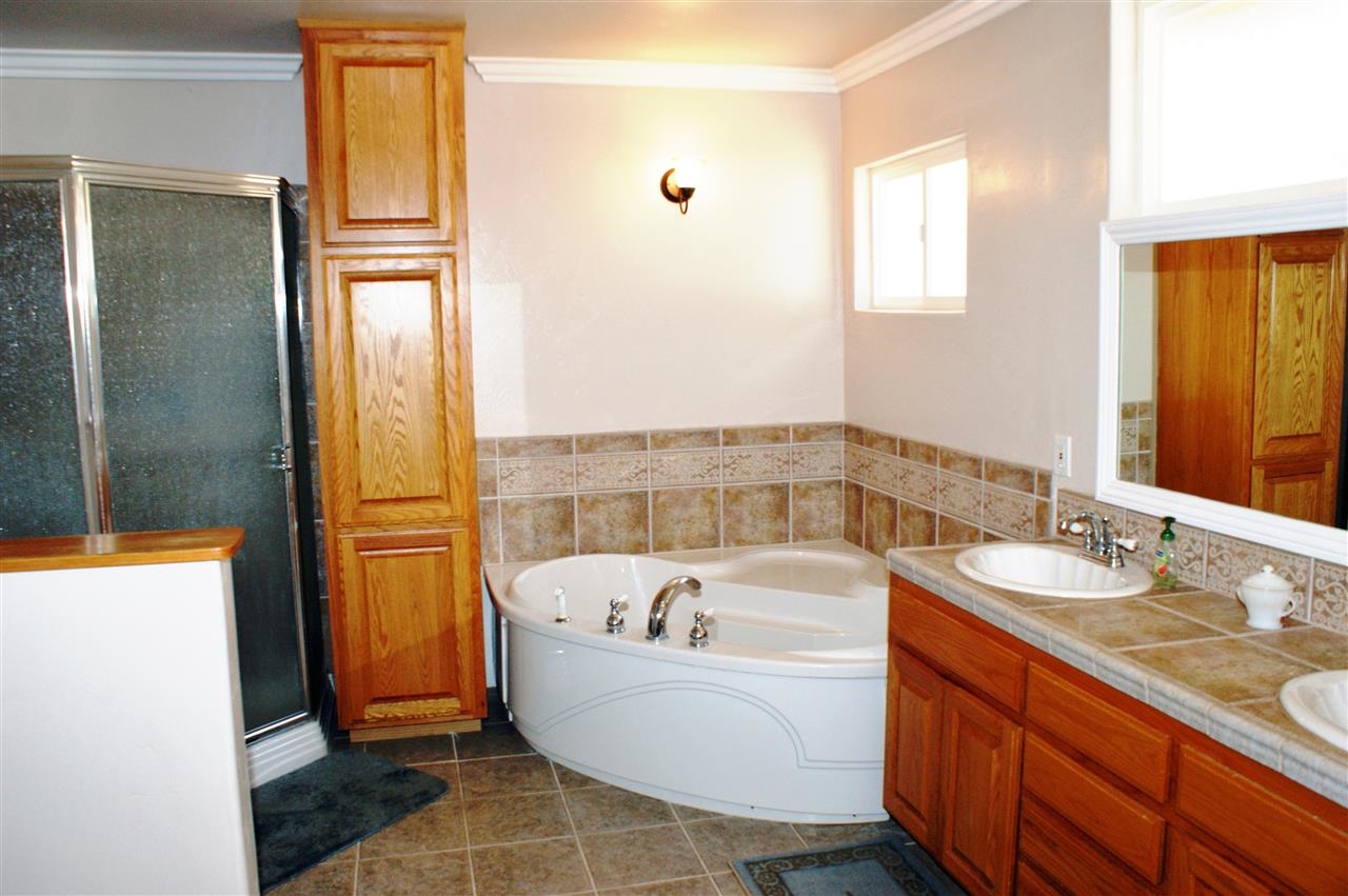 1202 Canter Road Escondido, CA 92027 - Photo 18 of 25 Gallery Image 18