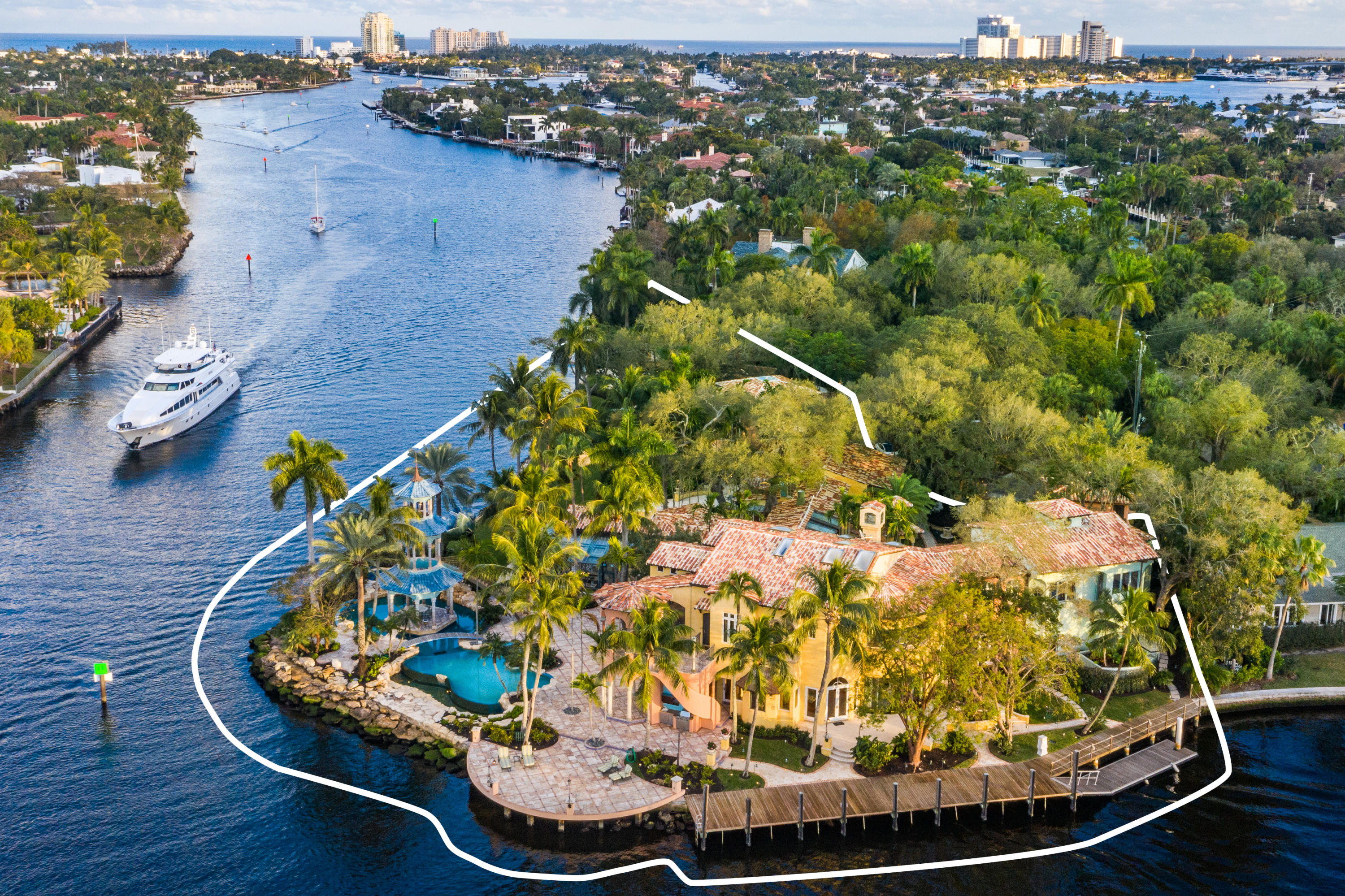 1575 Ponce De Leon Drive Fort Lauderdale, FL 33316 - Photo 1 of 27 A21D3B8B-ACDF-4D00-ABEE-64DC2267044E