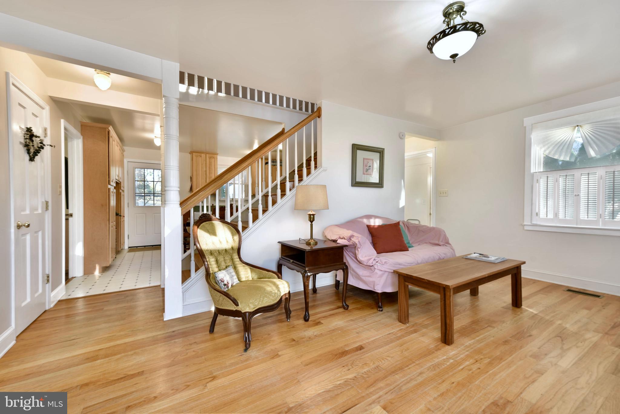 17398 Hamilton Station Road Hamilton, VA 20158 - Photo 3 of 21 MAIN LEVEL FAMILY ROOM - HARDWOOD FLOORS