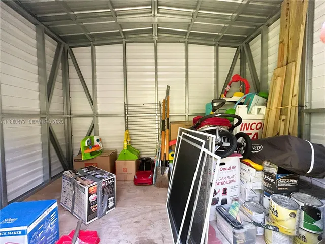 a view of a backyard with pathway