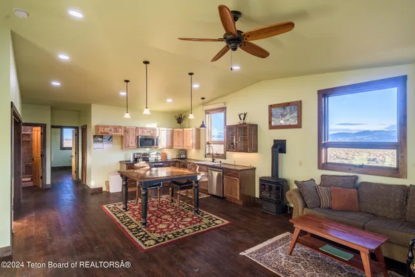 $795,000 | 78 East Fork Big Sandy Road, Boulder, WY 82923