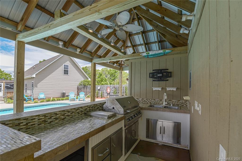 64 Gibbs Road Leicester, NC 28748 - Photo 11 of 45 Gallery Image 11