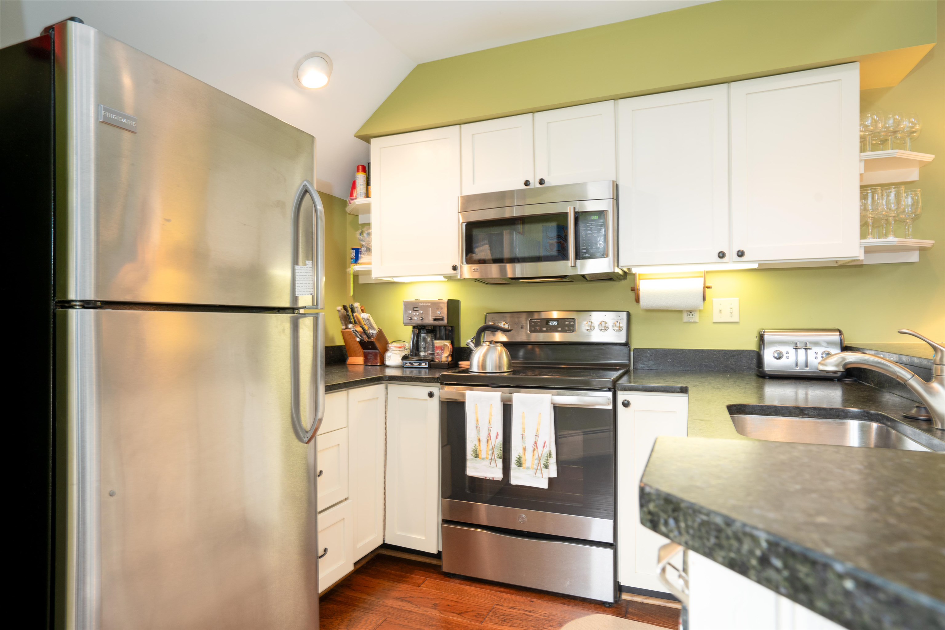 47 High Point Drive, Unit B21 Stratton, VT 05155 - Photo 5 of 19 Gallery Image 5