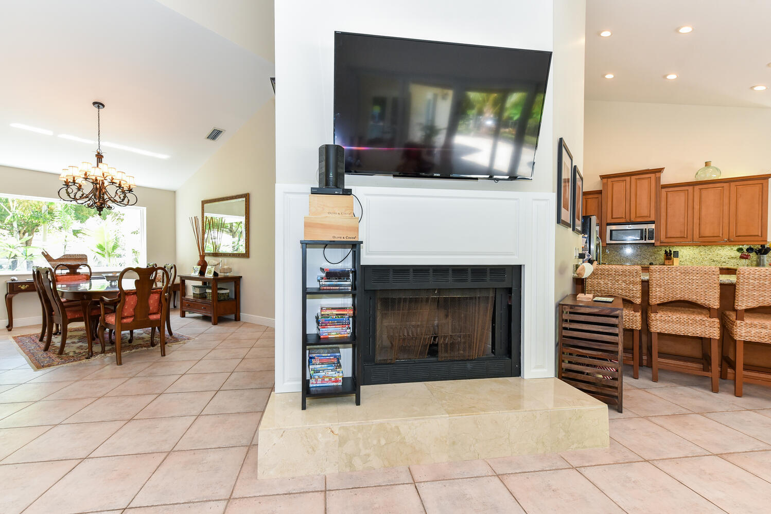 1480 Parkside Circle South Boca Raton, FL 33486 - Photo 3 of 24 1480 fplace