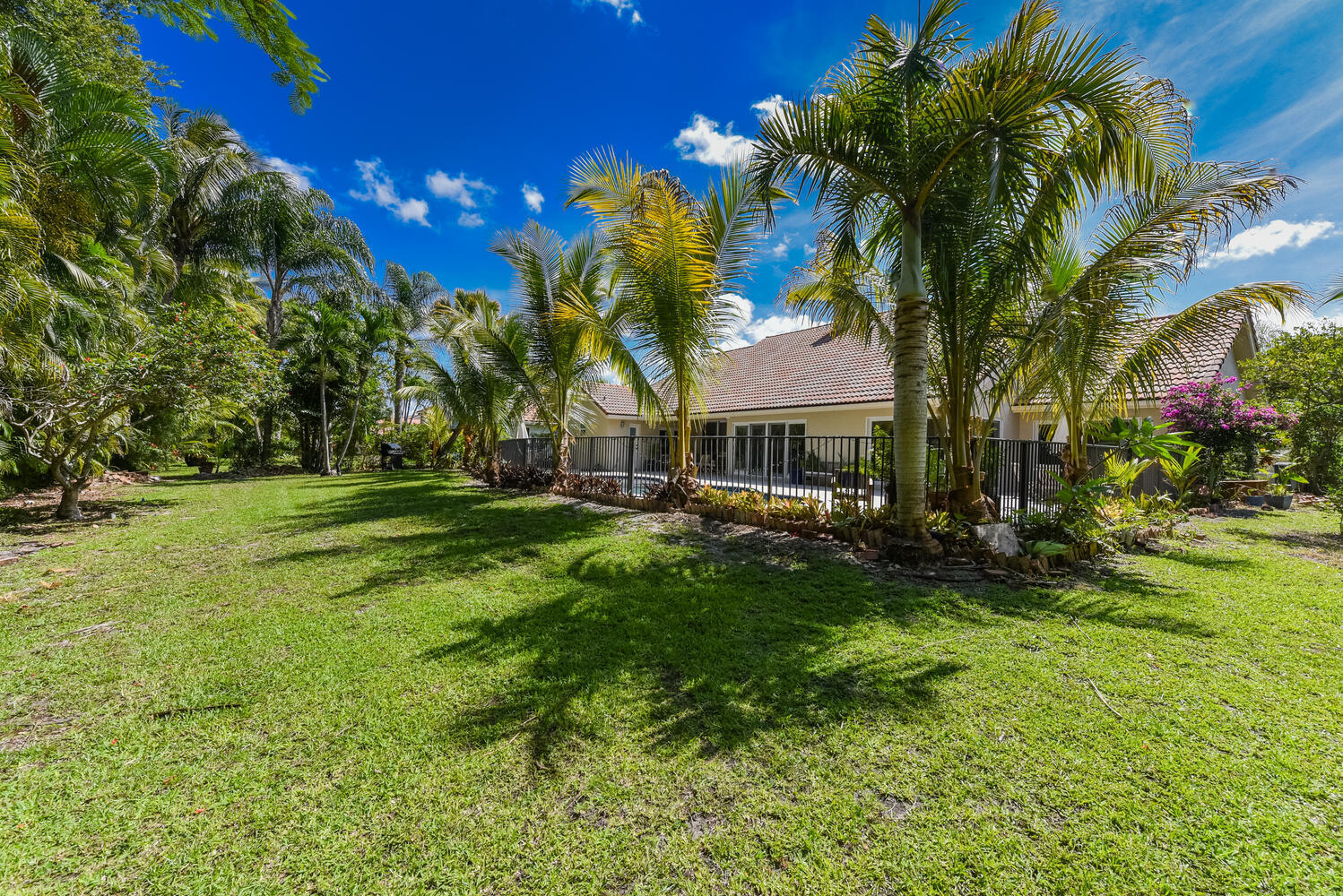1480 Parkside Circle South Boca Raton, FL 33486 - Photo 9 of 24 1480 yard