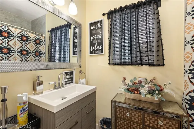 $1,050,000 | 11612 Cimarron Avenue, Hawthorne, CA 90250