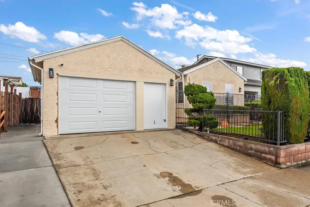 $1,050,000 | 11612 Cimarron Avenue, Hawthorne, CA 90250
