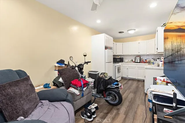 $1,050,000 | 11612 Cimarron Avenue, Hawthorne, CA 90250