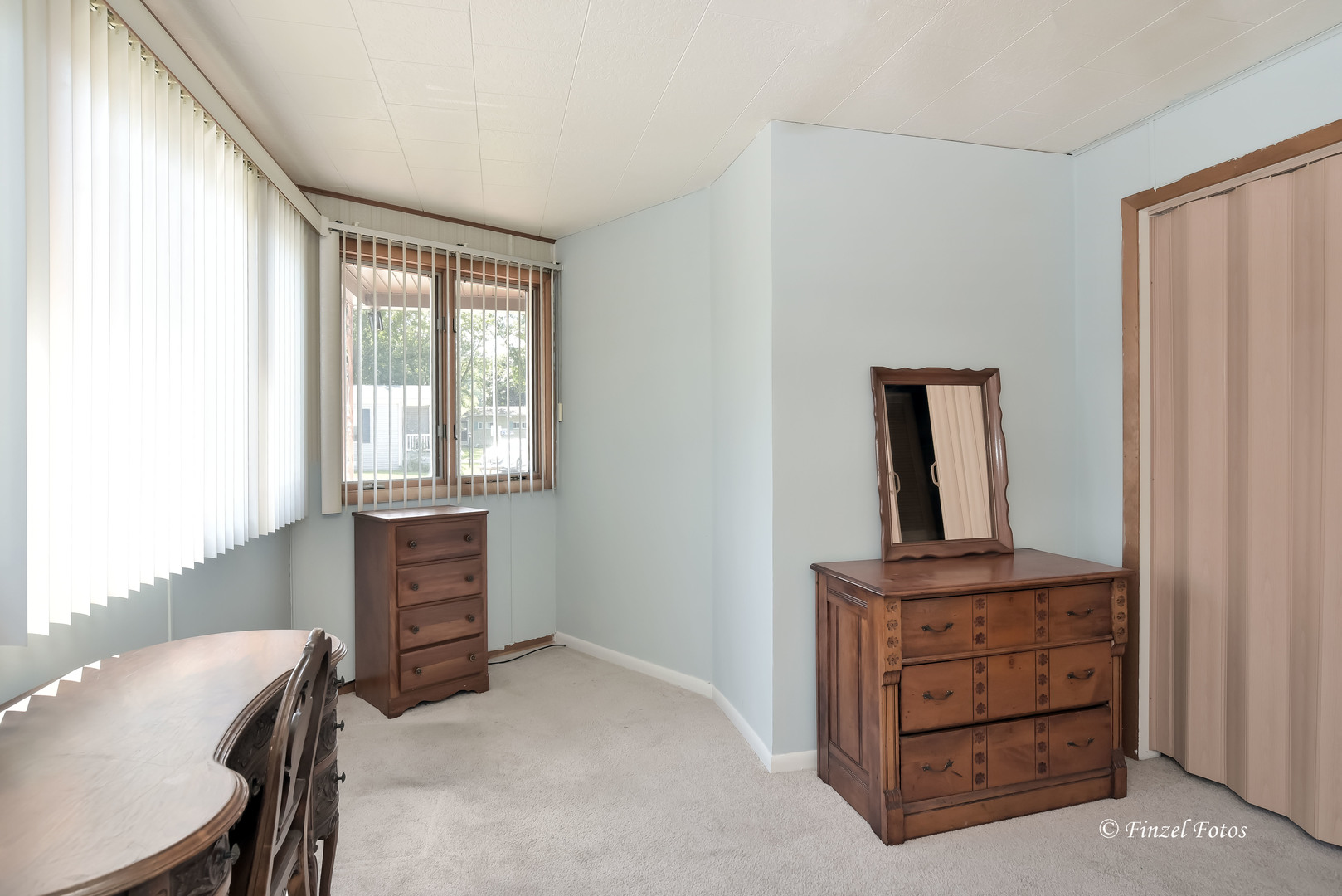 1158 Country Club Road Elgin, IL 60123 - Photo 12 of 16