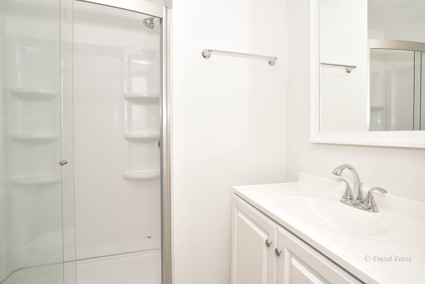 1158 Country Club Road Elgin, IL 60123 - Photo 13 of 16 a bathroom with a sink and a mirror