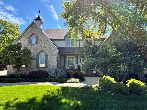 $1,800,000 | 14107 Manor Drive, Leawood, KS 66224