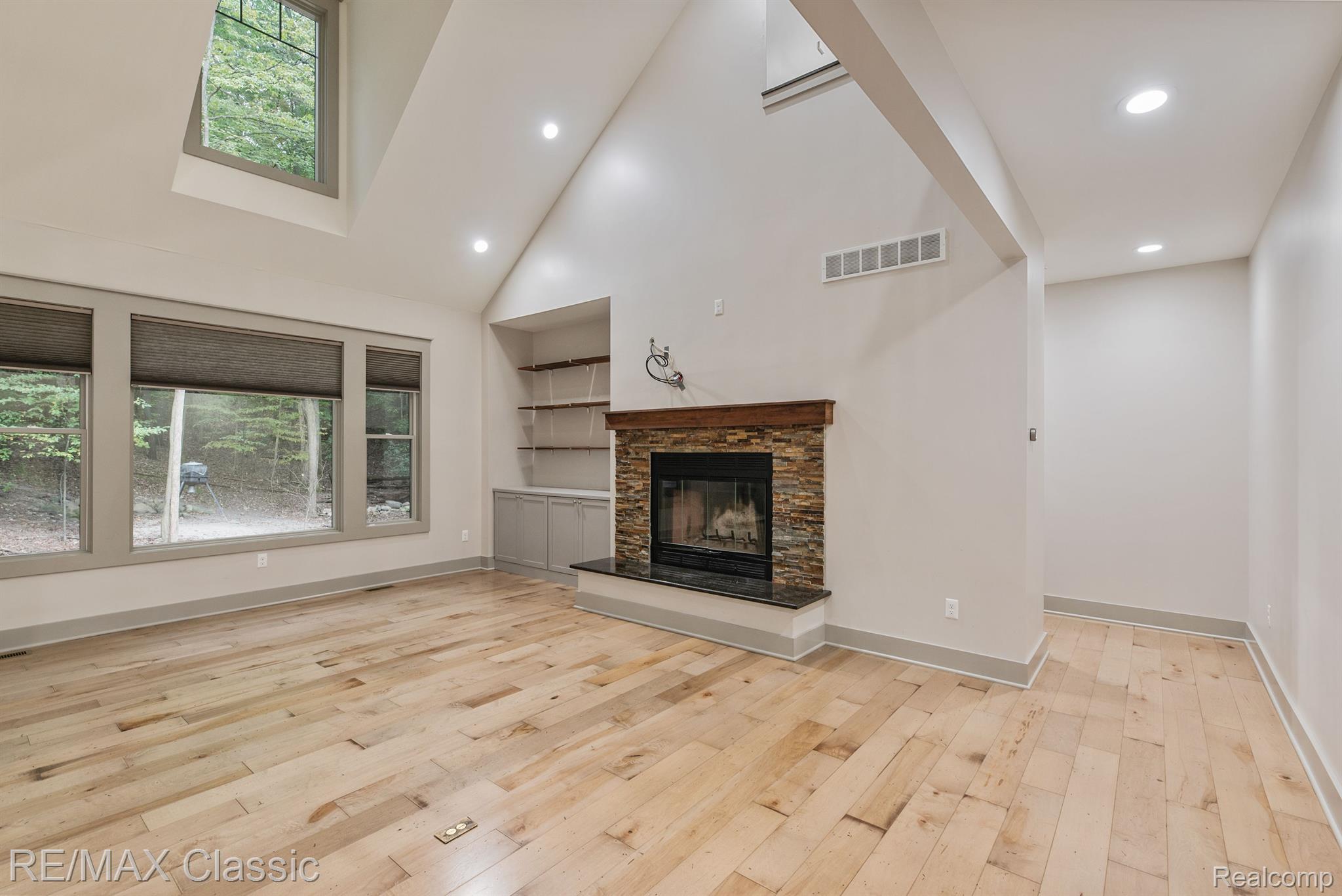 8089 Foster Road Clarkston, MI 48346 - Photo 12 of 35 Gallery Image 12