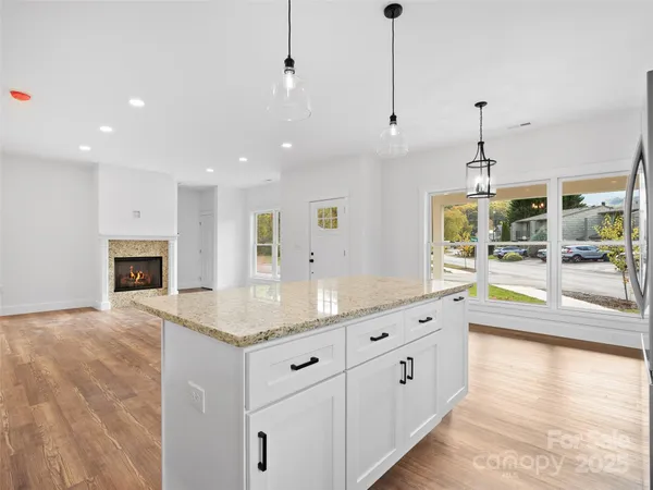 $695,000 | 11 Riemar Lane, Waynesville, NC 28786