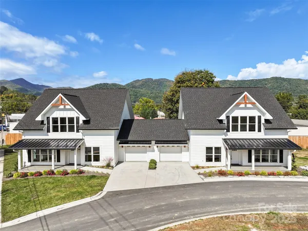 $695,000 | 11 Riemar Lane, Waynesville, NC 28786