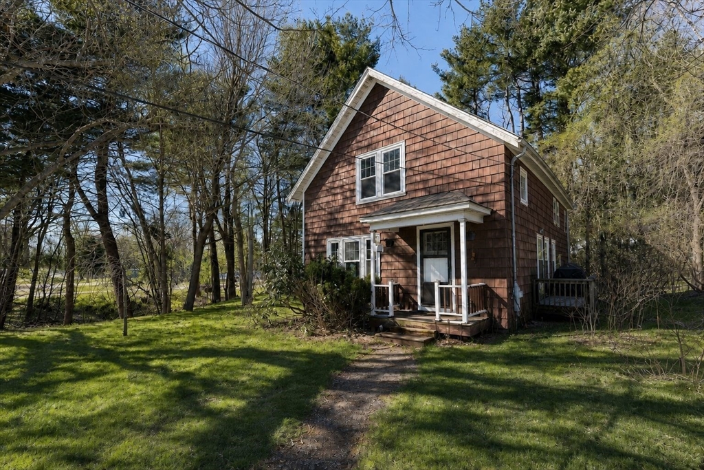14 Leonard Lane Holbrook, MA 02343 - Photo 2 of 37