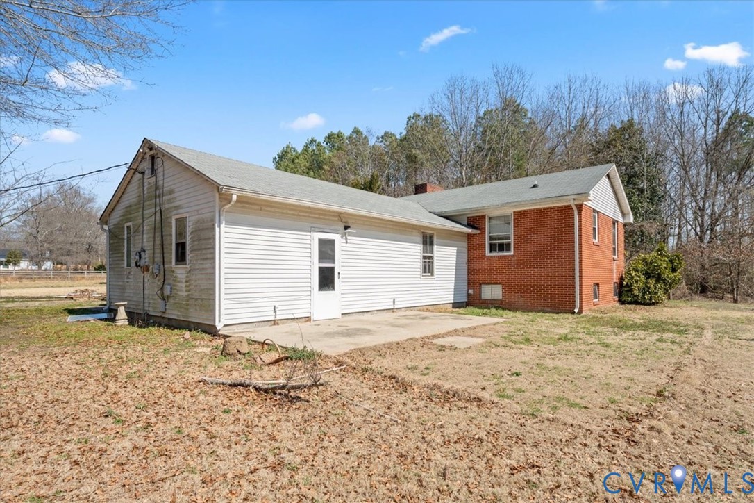 10401 Carriage Road Providence Forge, VA 23140 - Photo 6 of 30 a view of a house with a yard