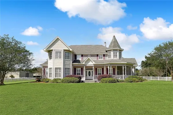 $1,150,000 | 950 South Kenner Avenue, Westwego, LA 70094