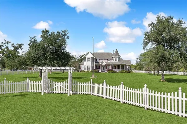 $1,150,000 | 950 South Kenner Avenue, Westwego, LA 70094