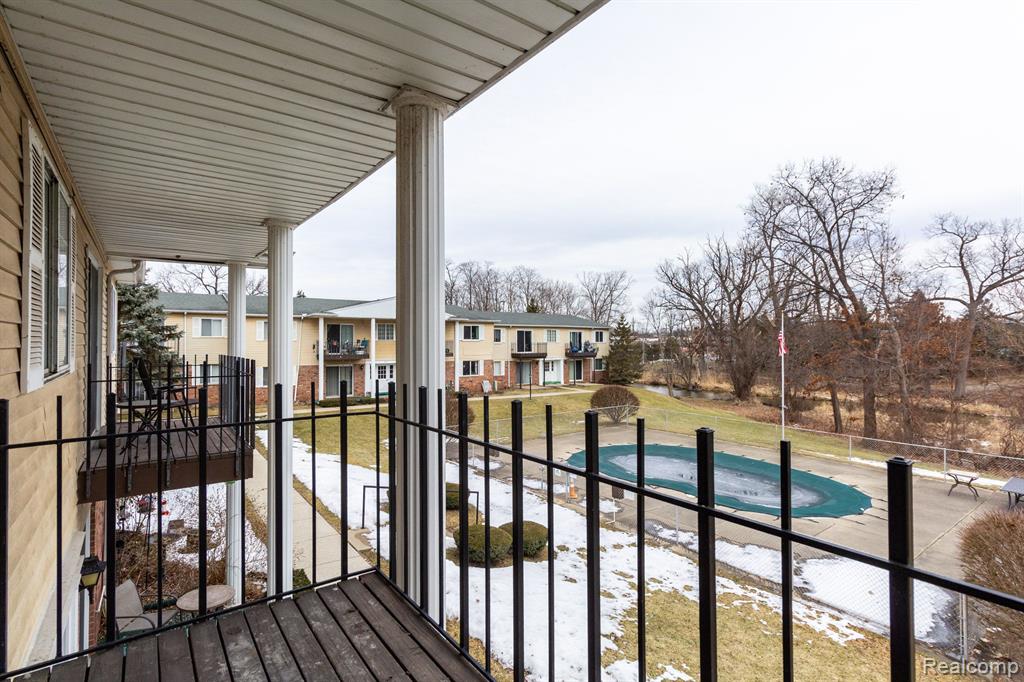 5273 Highland Road Waterford, MI 48327 - Photo 18 of 19 Gallery Image 18