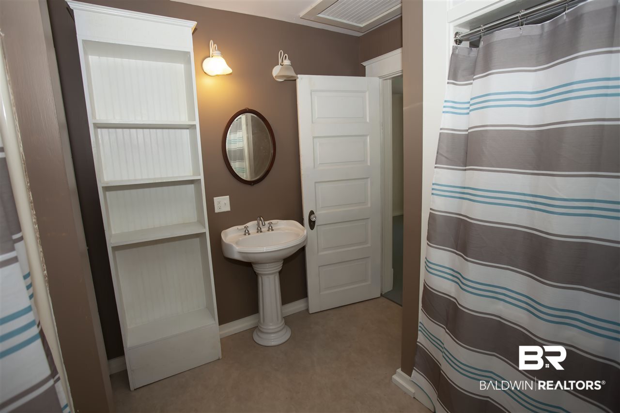 1658 Government Street Mobile, AL 36604 - Photo 34 of 36