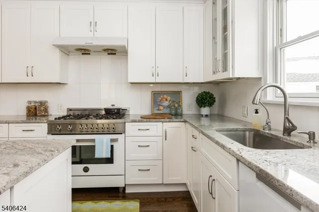 $789,000 | 17 Glenridge Parkway, Bloomfield, NJ 07003