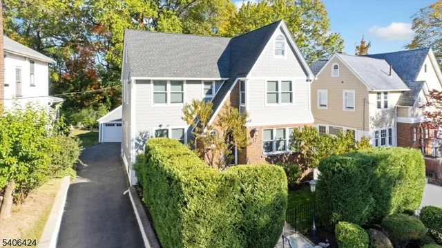 $789,000 | 17 Glenridge Parkway, Bloomfield, NJ 07003