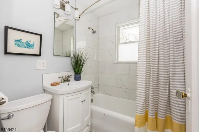 $789,000 | 17 Glenridge Parkway, Bloomfield, NJ 07003