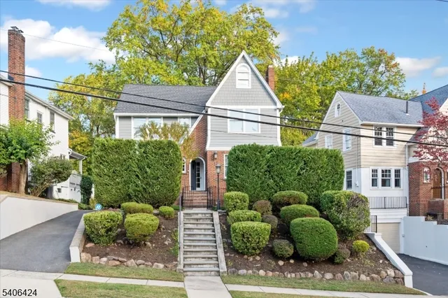 $789,000 | 17 Glenridge Parkway, Bloomfield, NJ 07003