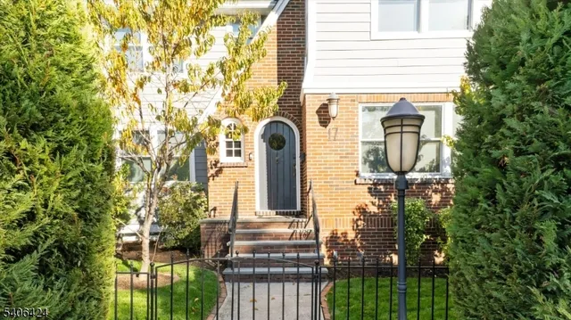 $789,000 | 17 Glenridge Parkway, Bloomfield, NJ 07003