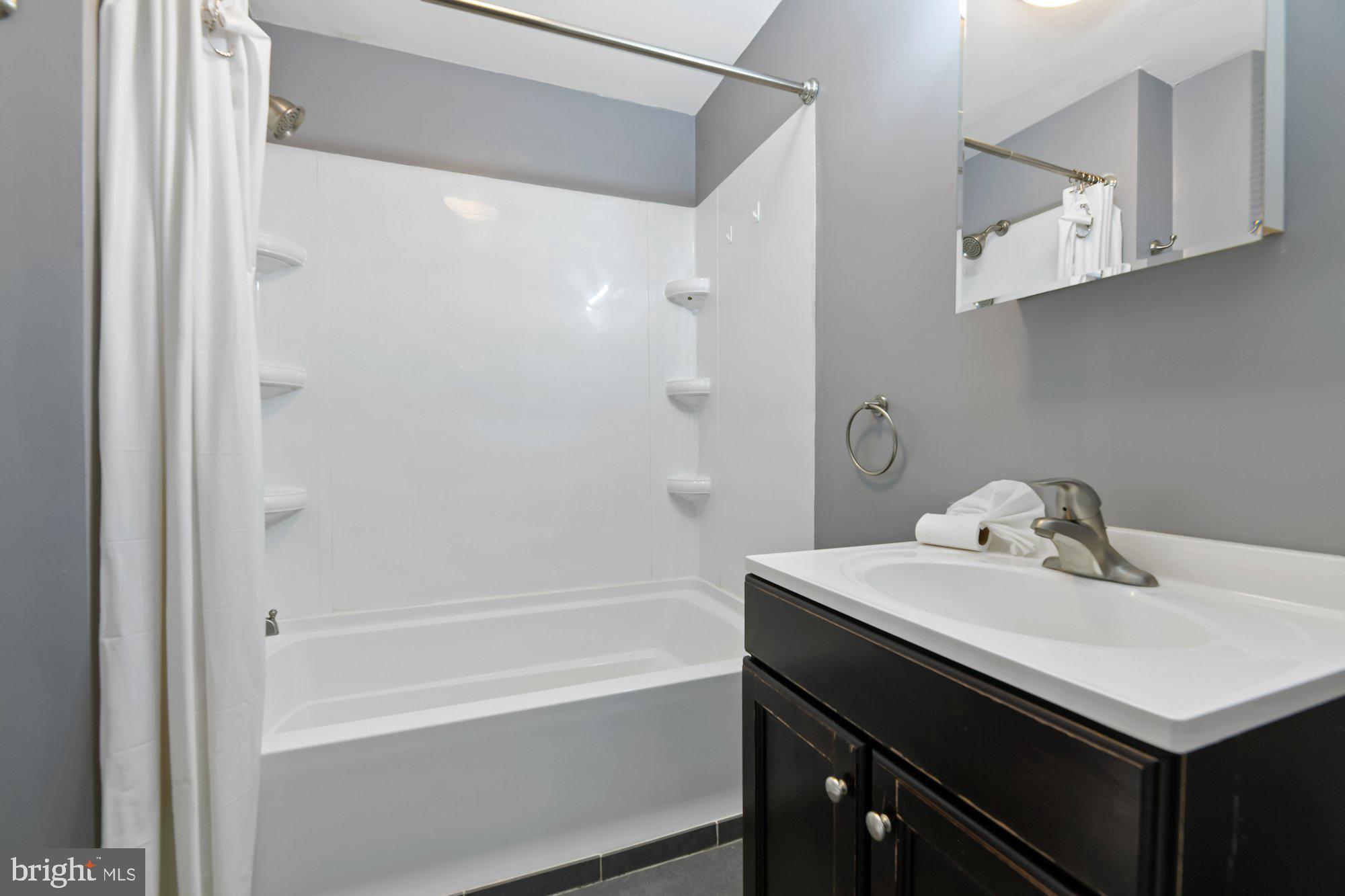 613 Old Home Road Baltimore, MD 21206 - Photo 14 of 28 Main Level Full Bath