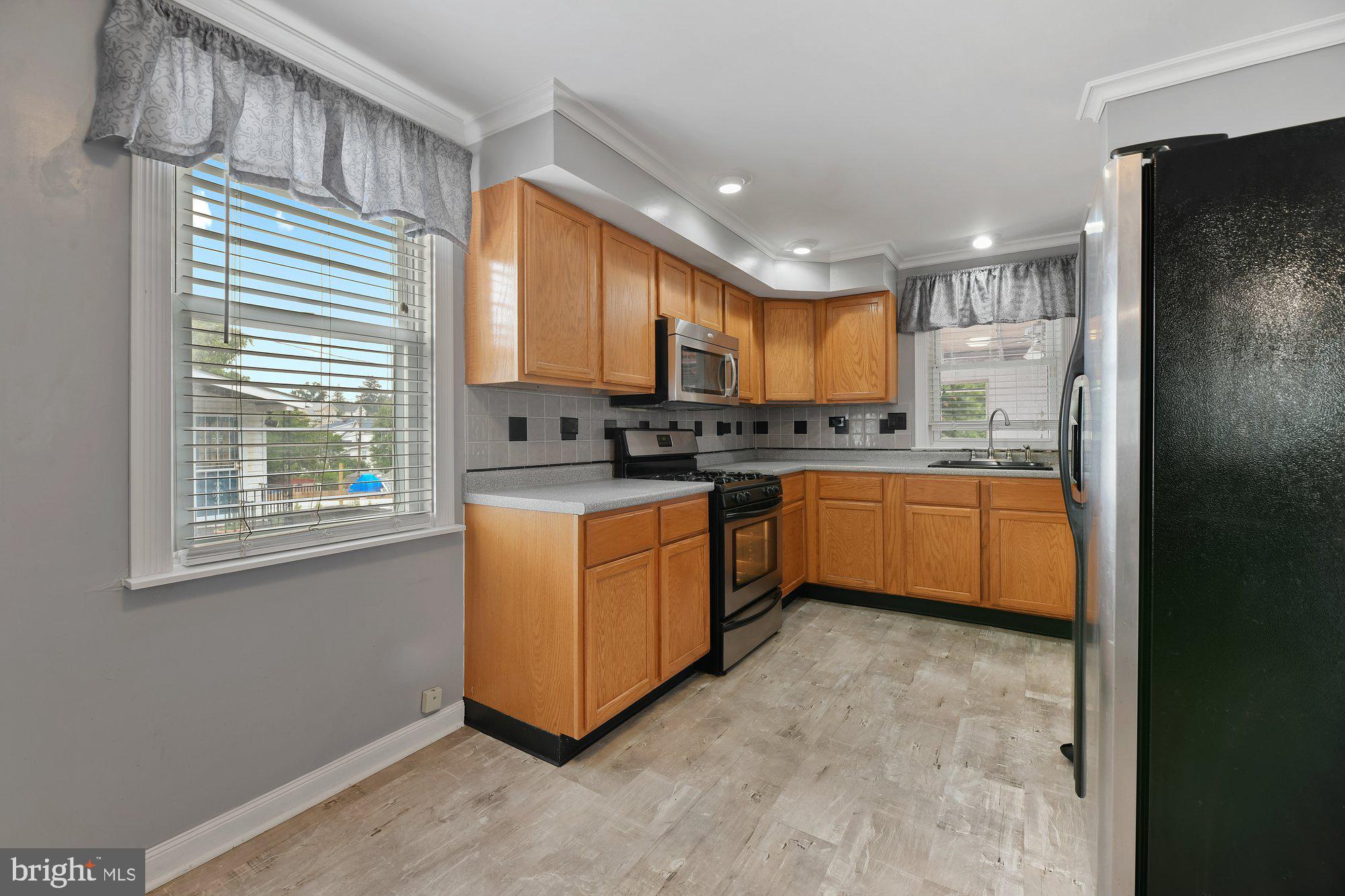 613 Old Home Road Baltimore, MD 21206 - Photo 10 of 28 Kitchen