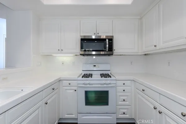 $3,700 | 87 Reunion, Irvine, CA 92603