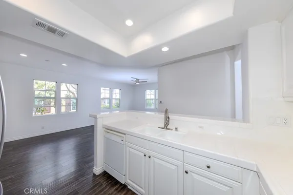 $3,700 | 87 Reunion, Irvine, CA 92603