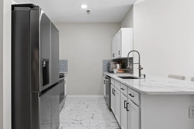 $2,150 | 40433 Glen Eagle Lane, Canton, MI 48188