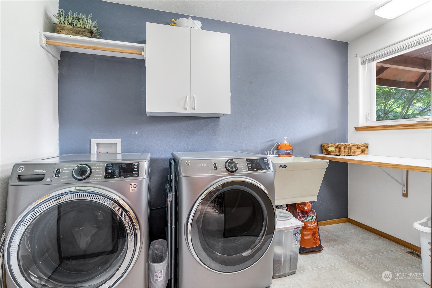 2109 Grove Road Northwest Olympia, WA 98502 - Photo 29 of 40 a utility room with dryer and washer