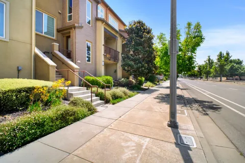 $979,000 | 1336 North Capitol Avenue, Unit 6, San Jose, CA 95132