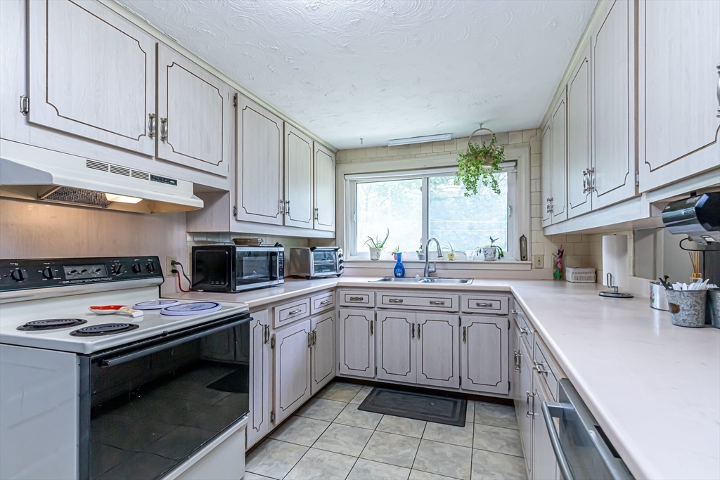 23 L Stevens Road Charlton, MA 01507 - Photo 9 of 23